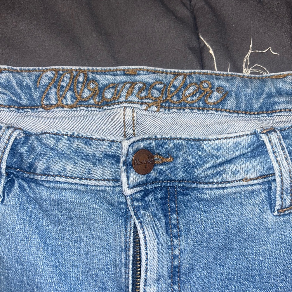 Wrangler Women's High Rise Light Blue Jeans
